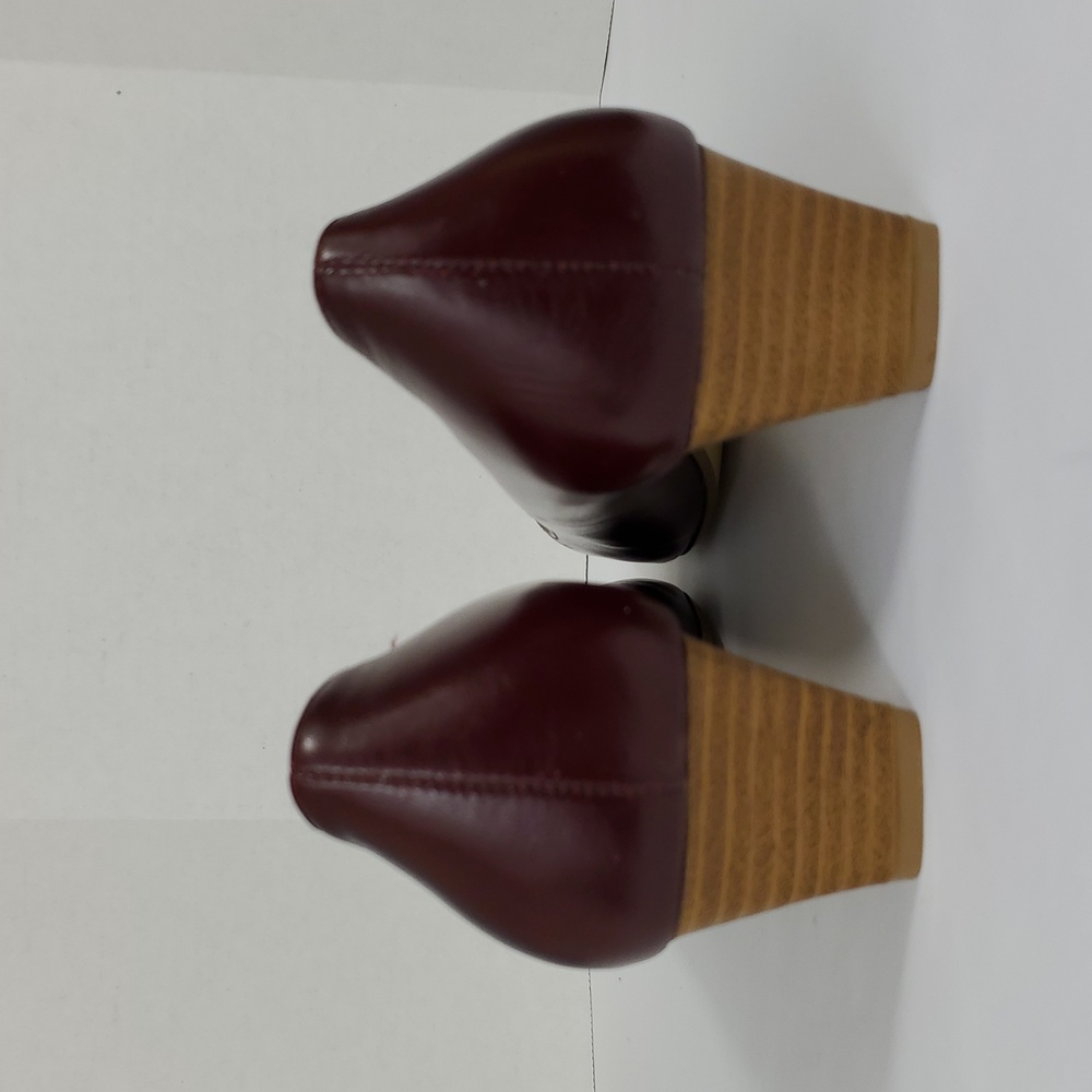 Harve Bernard Chocolate Leather Square Toe Pumps Size 7 XW - Picture 6 of 6